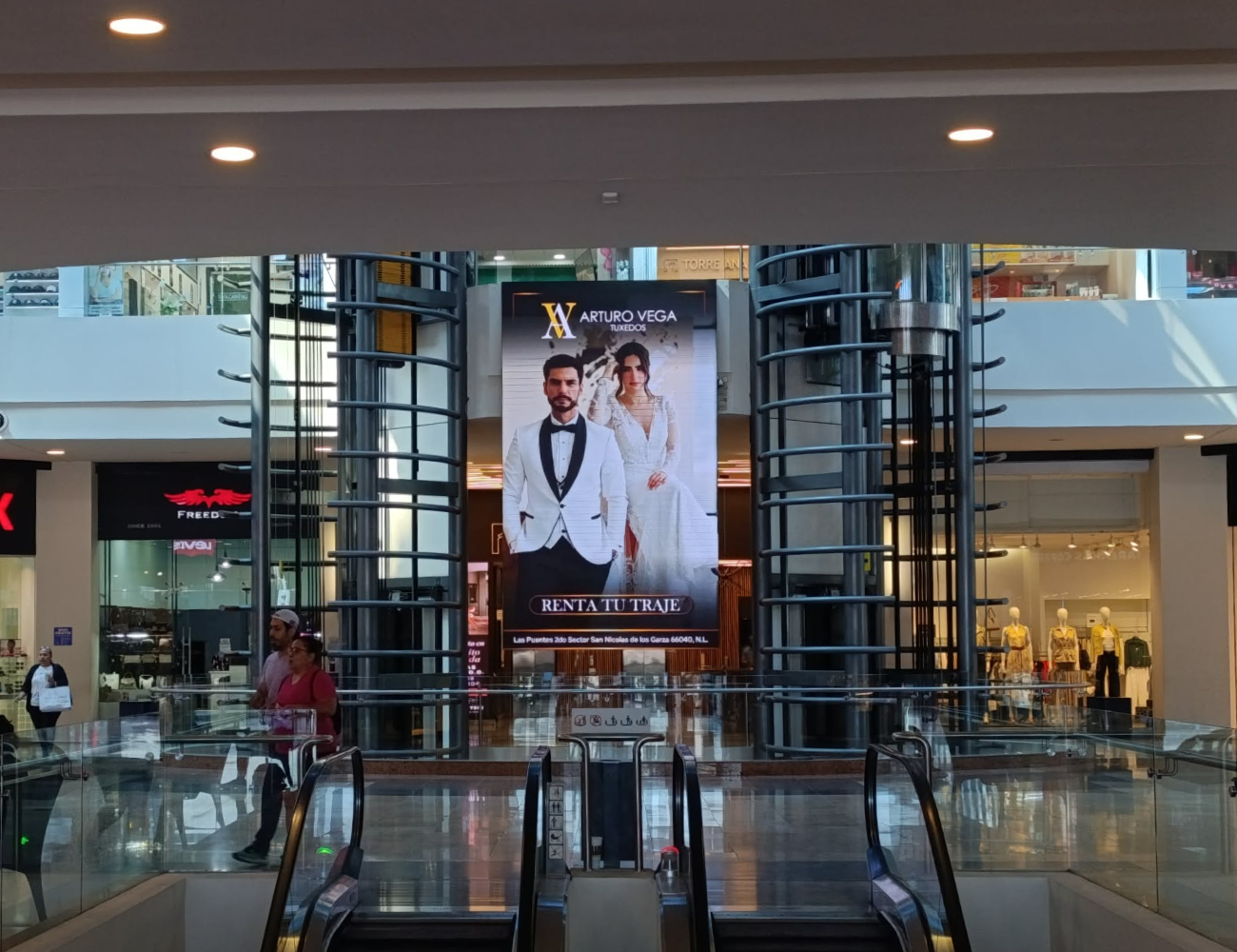 Plaza Fiesta Anáhuac 2