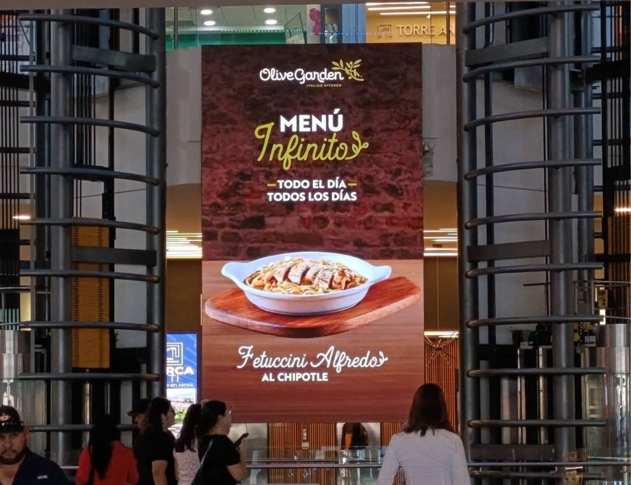 Plaza Fiesta Anáhuac 3